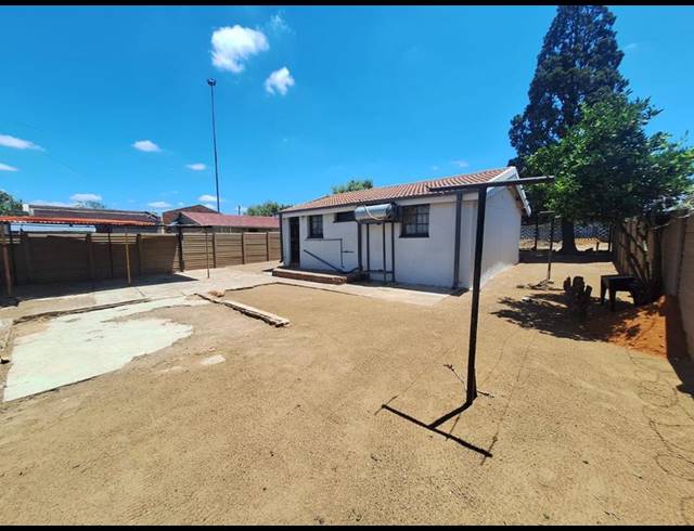 2 BEDROOM HOUSE FOR SALE IN MABOPANE
